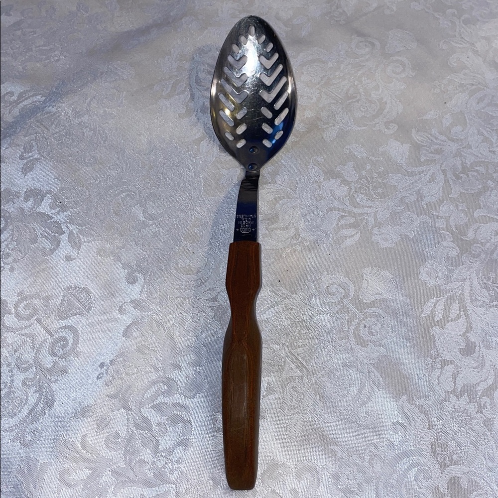 Vintage CUTCO KITCHEN Wood Handle Kitchen Utensil Set. - Picture 5 of 10